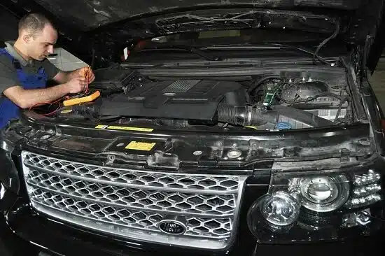 Range Rover Engine Oil Repair Dubai